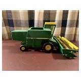 John Deere 6600 toy combine
