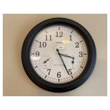 Battery operated wall clock