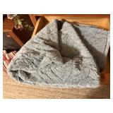 Plush throw blanket