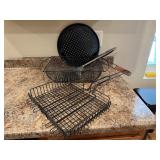 Grill pans, baskets