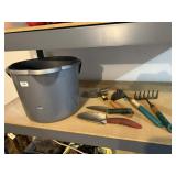 Bucket hand garden tools, plant stakes