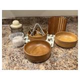 Wooden bowls, nut crackers, twine, napkin holder