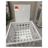 Basket w/dry erase stand