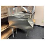 Stainless steel corner piece, connecting