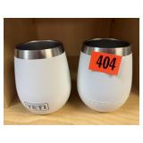 2 Yeti cups