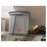 Tub w/misc beer gift boxes