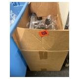 Box of plastic bottles w/lids 32 oz