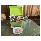 Recipe card box, souvenir skillet, jars