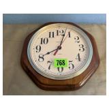 Battery operated wall clock