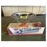 Anti-Freeze ice cream scoop, glass bowl