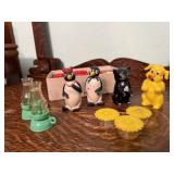 Salt & pepper shakers