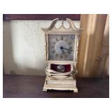 Miniature electric grandmother clock