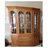 Thomasville 2 piece china hutch
