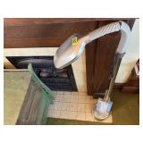 Adjustable sewing floor lamp