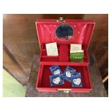 Jewelry box, Paula necklace, name pins