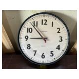 Ingraham battery operated wall clock