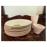 Red Wing pottery plates (8), shakers