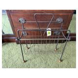 Wire magazine rack