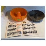 Bundt pans (2)
