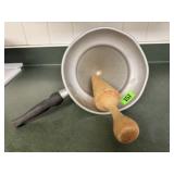 Canning colander, pestle