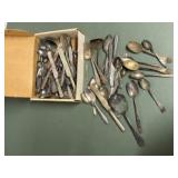 Mixed lot of silverware