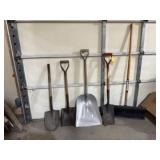 Snow, scoop, flat shovels (5)