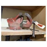 3 1/2" bench vise