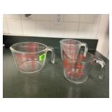 Pyrex glass measuring cups (3)