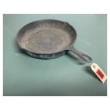 Cast iron skillet