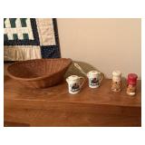 Basket of salt & pepper shakers