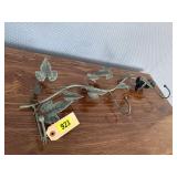 Metal ivy wall hooks