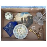 Tray, decorative plate, skeleton key, crystals,