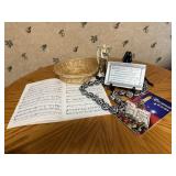 Musicians Prayer mirror, sheet music, Christmas