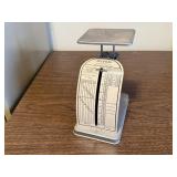 Pelouze postal scale