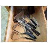 Potato mashers, spatulas, scoops, spoons