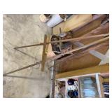 Wooden floor easel