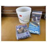 Bucket of shoe snow/ice chainssize XL