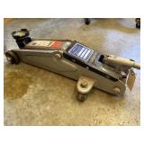 4000 lb. hydraulic floor jack