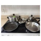 Mixed lot of cookware, extra lids