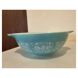 Pyrex Amish Butterprint Cinderella bowl
