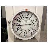 Battery operated wall clock