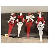 Hanging jingle bell decor (4)