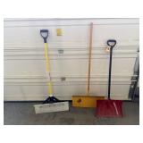 Snow shovels (3)