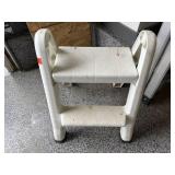 Folding 2' step ladder