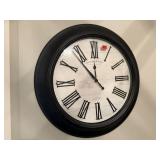 Round wall clock