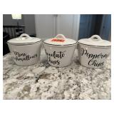 Marshmallows, Chocolate Chips, Peppermint dishes