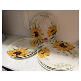 Sunflower dinner plates (6)