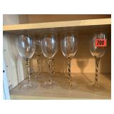 Gold stemmed wine glasses (7)