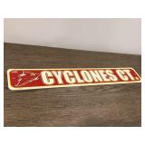Cyclones Court plastic sign