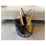 Wire gathering basket, black & yellow bath towels